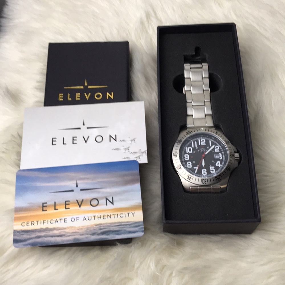 Men’s elevon black dial pilots rest watch